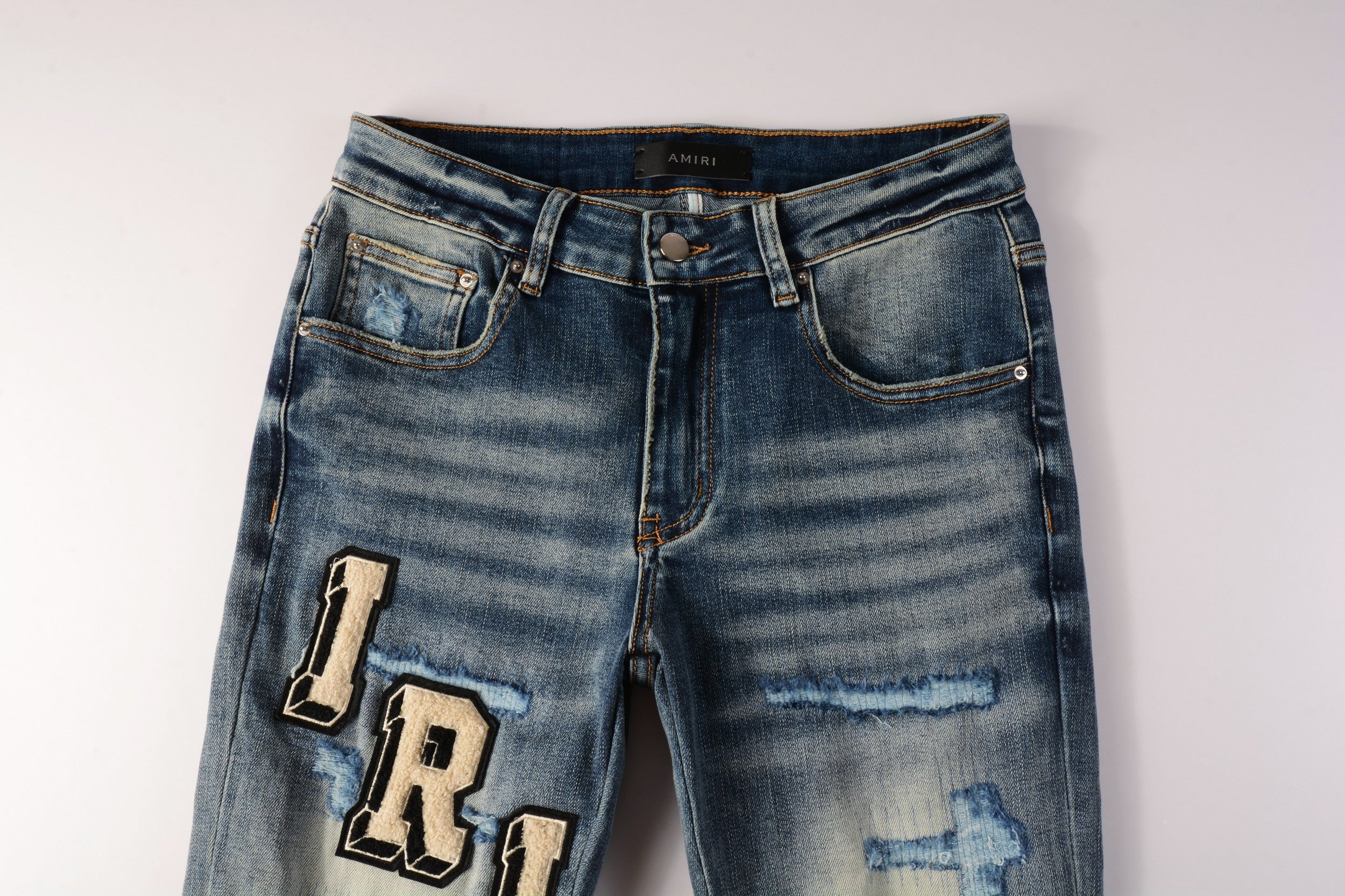 AMIRI  Jeans 8826